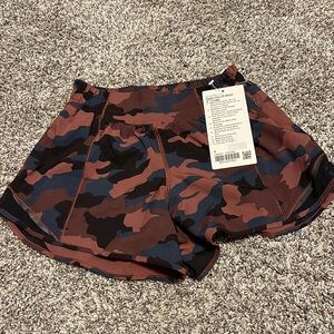 Lululemon Hotty Hot LR Short 4”